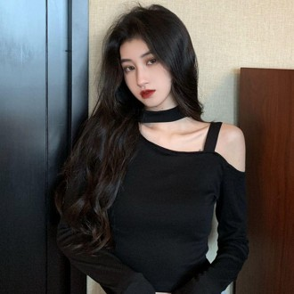 Áo thun crop top lệch vai cổ thuyền xẻ vai choker tee nữ tính diện cuối năm một vai ngắn tay màu đen