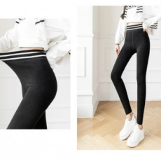 Quần legging ôm vòng chân có độ đàn hồi cao