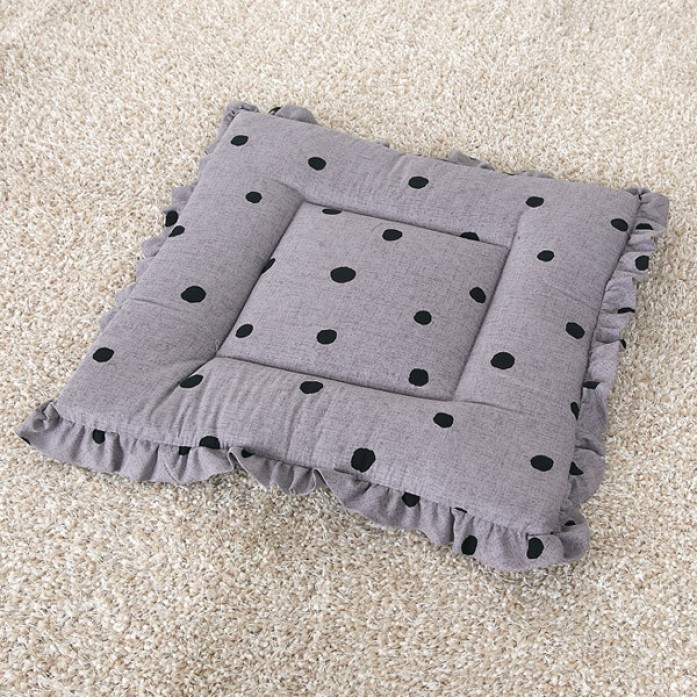 Magic Clean Semi Dot Square Cushion Xám