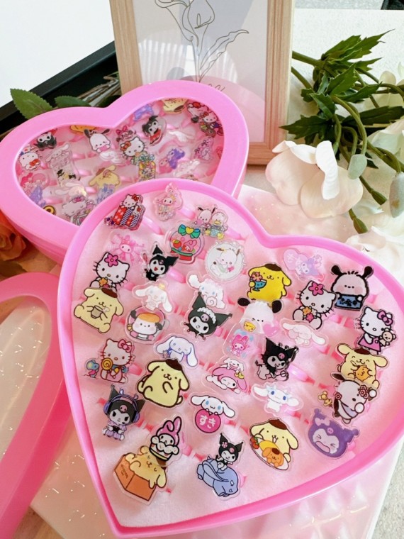 Hộp đựng nhẫn hình trái tim Sanrio 36 món