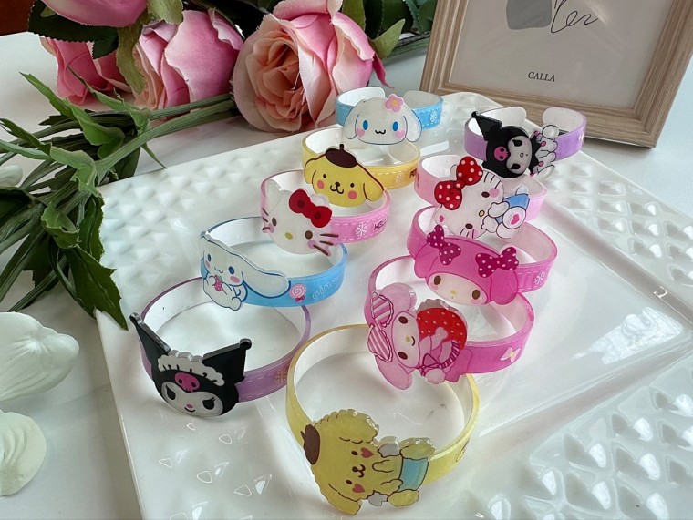 Bộ vòng tay Sanrio 10 chiếc