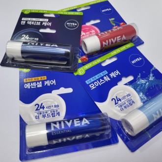 Son dưỡng môi Nivea Lip Care Selection 1 Moisture Lip Gloss Lip Balm