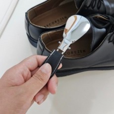 Giá để giày có thể gập lại Mini Shoehorn màu đen