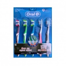 Bàn chải đánh răng Oral-B Cross Action Pro Expert 3+2, 5 gói