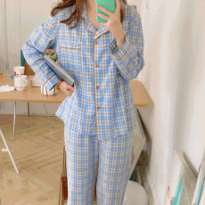 Bộ pyjama kẻ ca rô đơn sắc