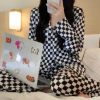 Bộ pyjama kiểm tra khối