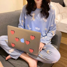 Bộ pijama hươu cao cổ