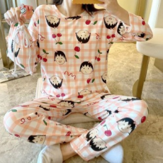 Bộ pijama tóc nhọn