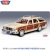 Motormax 1/24 1979 Chrysler Levaron Town & Country Beige (73331)