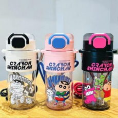 Crayon Shin-chan Chai nước rơm đầy màu sắc Chai nước cầm tay 650ml