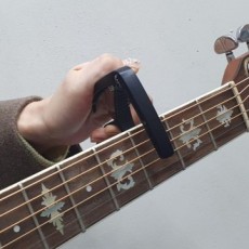 Capo đàn guitar cổ điển màu đen